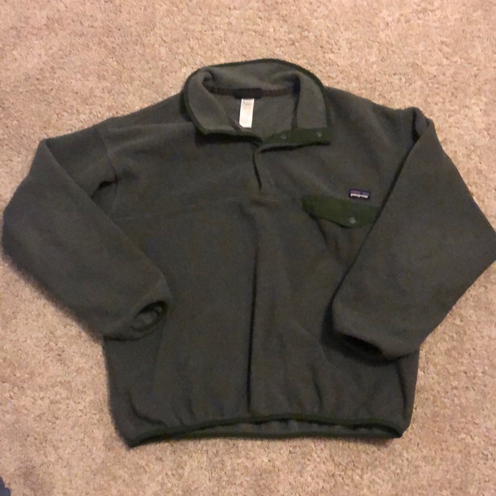 Patagonia gray fleece pull over
